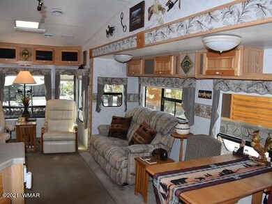 005_Living Area