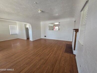 515 W Maple St, Winslow, AZ 86047 - photo 2