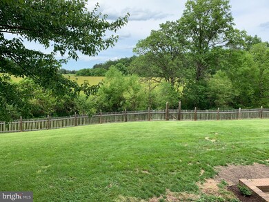 122 Whitfield Cir, Stephens City, VA 22655 - photo 2