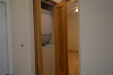 Stackable washer/dryer