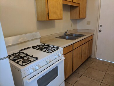 239 E Lester St, Tucson, AZ 85705 - photo 4