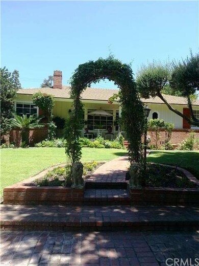 Front Curb Arch 