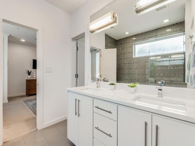 Primary Bath: quartz dual sinks
