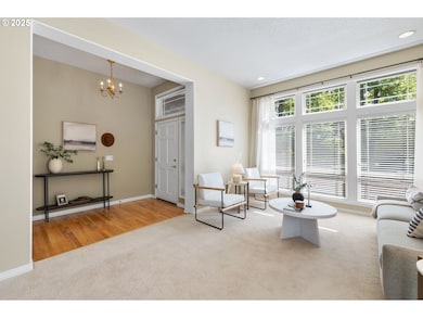 Living Room/Entrance