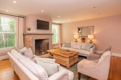 229State-LivingRm1-1047