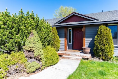 2217 SW Lava Ct, Redmond, OR 97756 - photo 4