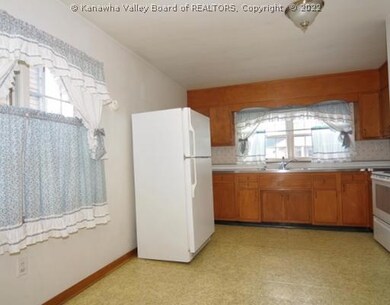 213 95th St, Charleston, WV 25315 - photo 3