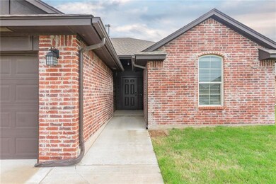 2201 SE 5th St, Moore, OK 73160 - photo 4
