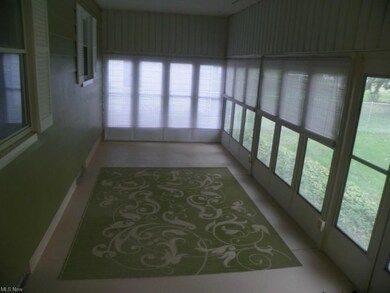 Great Florida room in rear of home