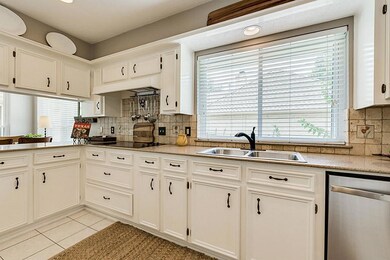 15715 Knoll Lake Dr, Houston, TX 77095 - photo 7