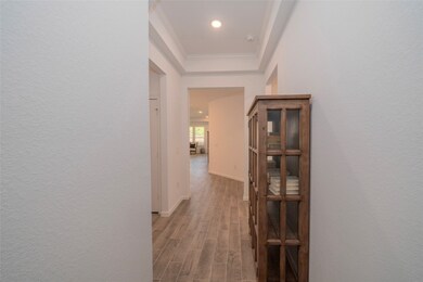 Entry. Mud, Laundry & Garage to the LEFT