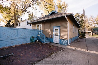 217 W 12th St, Grand Island, NE 68801 - photo 2