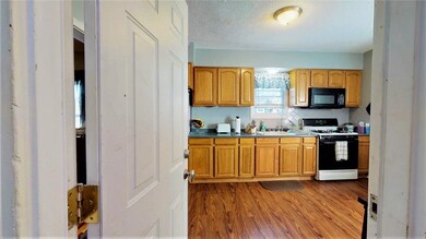 34 Webb St, Pawtucket, RI 02860 - photo 5