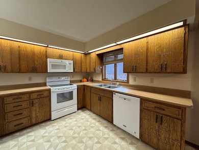 204 F St, Marshall, MN 56258 - photo 6