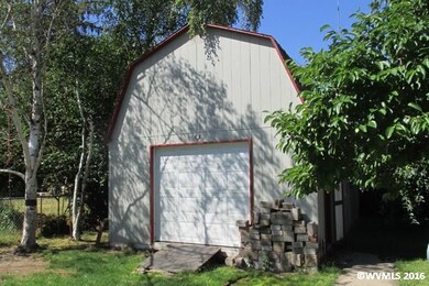 Shop with Bay Door and Power