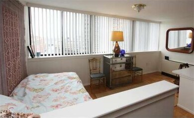 9 Hawthorne Place unit 14L, Boston, MA 02114 - photo 3