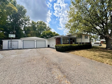 5125 Upton Rd N, Columbus, OH 43232 - photo 2