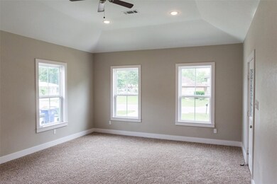 1606 W Willis St, Alvin, TX 77511 - photo 3