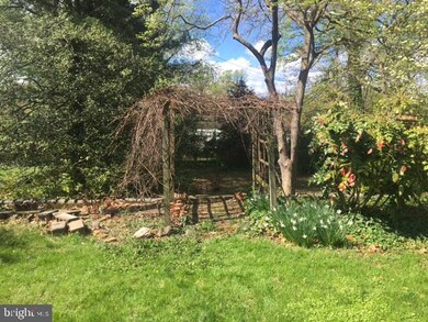 944 Greenbriar Ln, Springfield, PA 19064 - photo 6