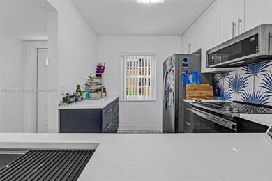 1105 Lake Shore Dr unit 202, West Palm Beach, FL 33403 - photo 7