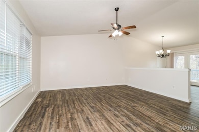 2557 Tricia Ln, High Ridge, MO 63049 - photo 3