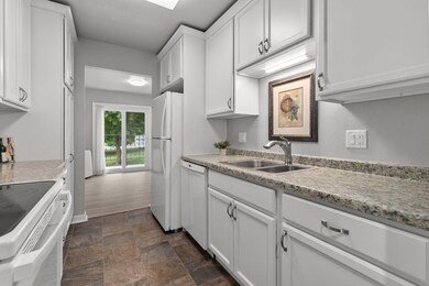 10 Green Bay Ct unit 105, Appleton, WI 54911 - photo 4