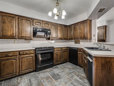 6104 Hummingbird Cir, El Reno, OK 73036 - photo 6