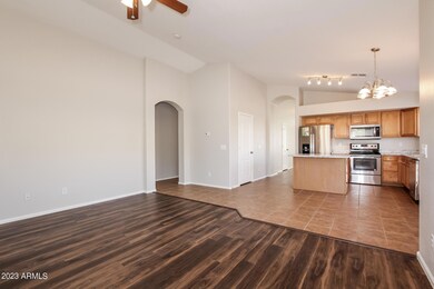 006-photo-family-room-6278036