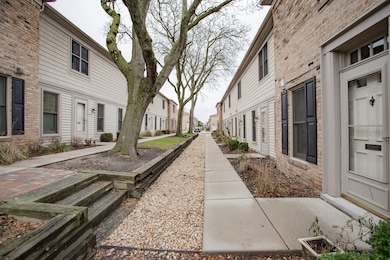 1845 Bristol Walk unit 1845, Hoffman Estates, IL 60169 - photo 3