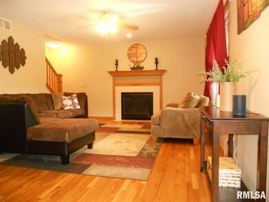 4334 Kelling St, Davenport, IA 52806 - photo 3