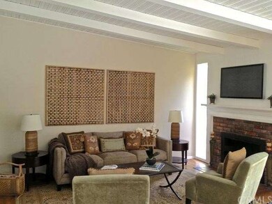 Gas Fireplace w/New Doors & Log Set. Wired for Fla