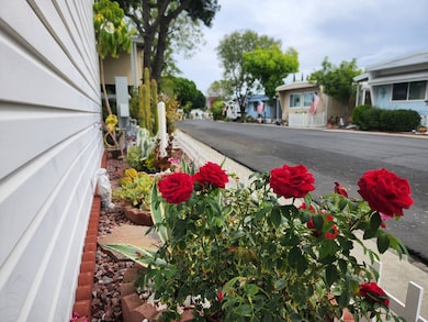 4778 1/2 Old Cliffs Rd, San Diego, CA 92120 - photo 2