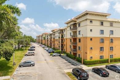 9340 Fontainebleau Blvd unit W206, Miami, FL 33172 - photo 2