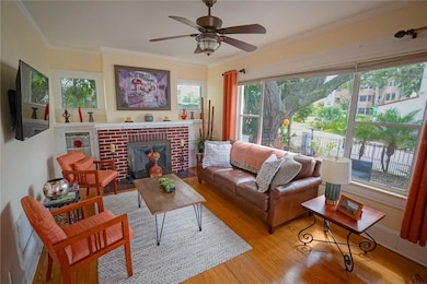 229 E 6th Ave, Mount Dora, FL 32757 - photo 4