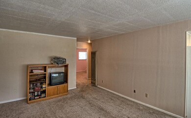 brentwood-living room-hallway