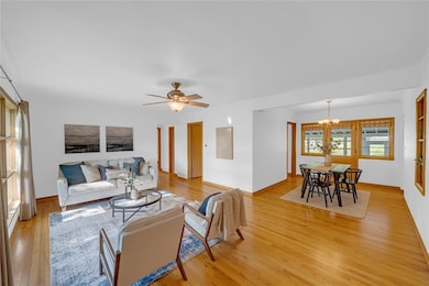 2511 53rd St, Des Moines, IA 50310 - photo 3