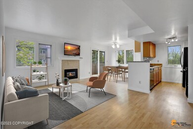 4331Const37VirtualLivingRoom