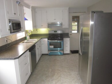 30 High St, Stratham, NH 03885 - photo 2