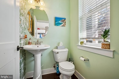 714 Crestview Rd, Philadelphia, PA 19128 - photo 6