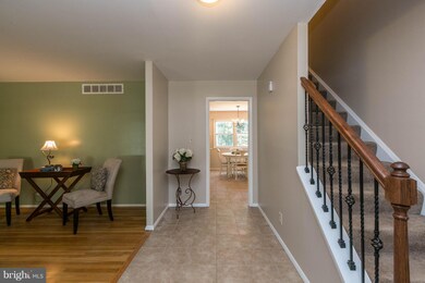 6212 Oak Hill Dr, Sykesville, MD 21784 - photo 2