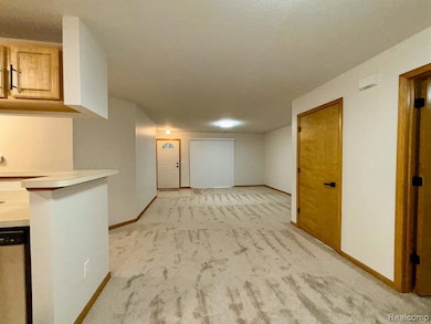 314 Marigold Cir unit 49, Westland, MI 48185 - photo 4
