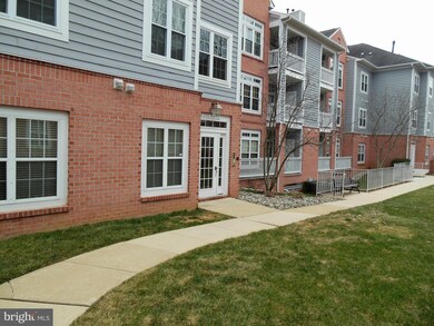 9203 Groffs Mill Dr unit 9203, Owings Mills, MD 21117 - photo 4