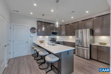 811 Wesley Ln unit A, Charlottesville, VA 22911 - photo 6