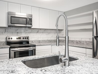 1113 Fountain Rd, Jacksonville, FL 32205 - photo 3