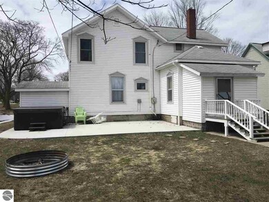 407 Pine St, Elk Rapids, MI 49629 - photo 3