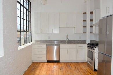 320 Lafayette St unit 2, Pawtucket, RI 02860 - photo 3