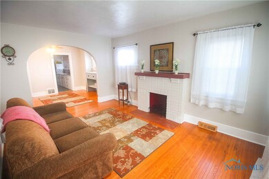 3627 Torrance Dr, Toledo, OH 43612 - photo 3