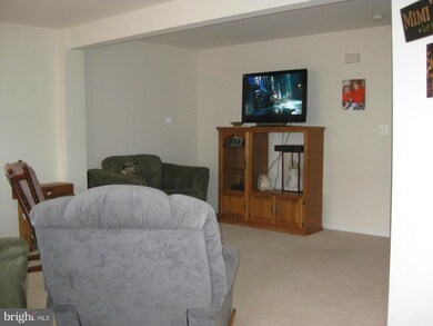 9043 Falcon Glen Ct, Bristow, VA 20136 - photo 3