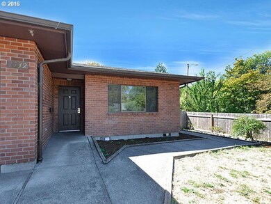 1532 E 3rd St, Newberg, OR 97132 - photo 4