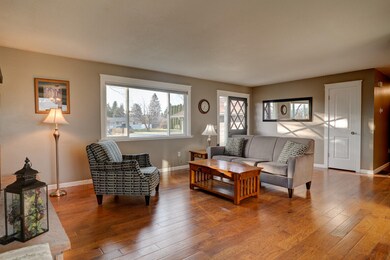 livingroomphoto2_mls